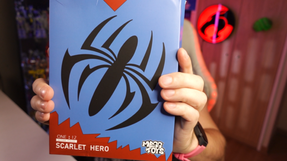 UNBOXING SCARLET HERO – MESS TOYS.00_00_16_05.Imagen fija001