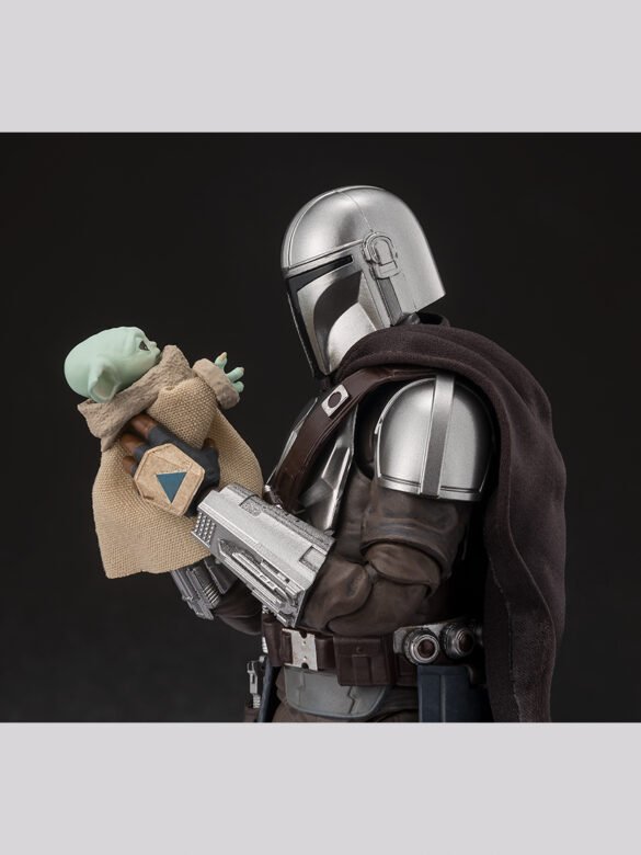 SH-Figuarts-Mandalorian-and-Grogu-08