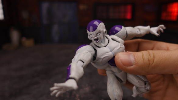 REVIEW FRIEZA – FULL POWER.00_05_48_02.Imagen fija015