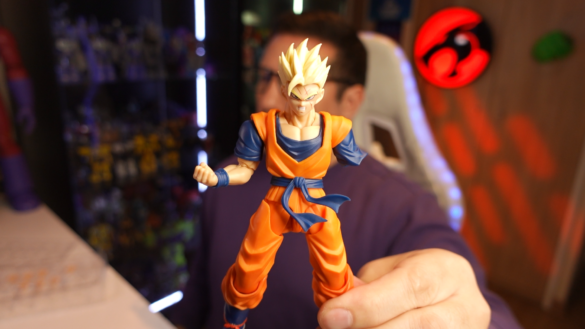 UNBOXING GOHAN DEL FUTURO.00_02_46_04.Imagen fija011