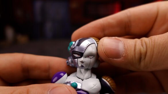 REVIEW FRIEZA – MECHA.00_00_45_50.Imagen fija002
