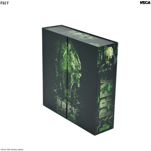 Caja de Feral Predator ULTRAmate de NECA vista desde atrás y un lateral.