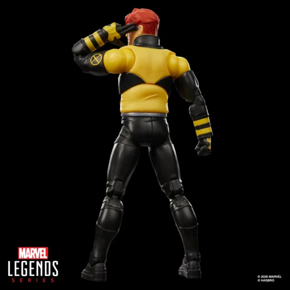 GEEKSONAS-MARVEL-LEGENDS-SERIES-X-MEN-97-CYCLOPS-5 Vista posterior de Cyclops de X-Men ’97 de Marvel Legends, con una mano sobre el visor.