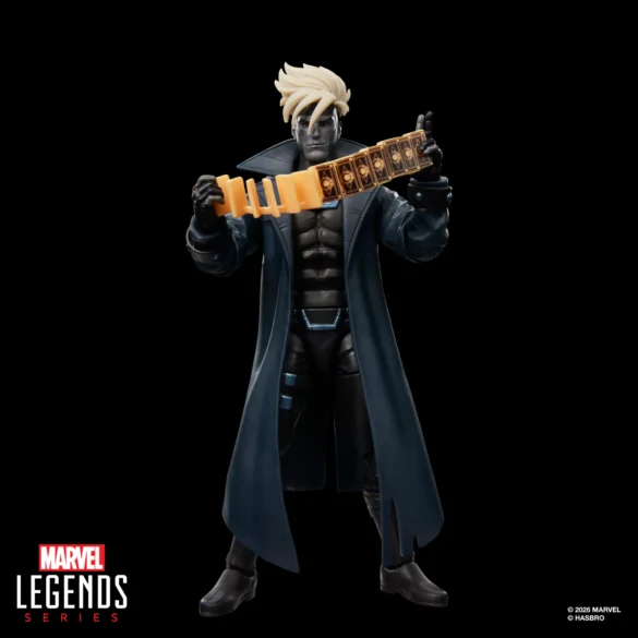 GEEKSONAS-MARVEL-LEGENDS-SERIES-X-MEN-97-DEATH-GAMBIT-2 Death Gambit de X-Men ’97 de Marvel Legends sosteniendo un efecto de cartas doradas frente al pecho.