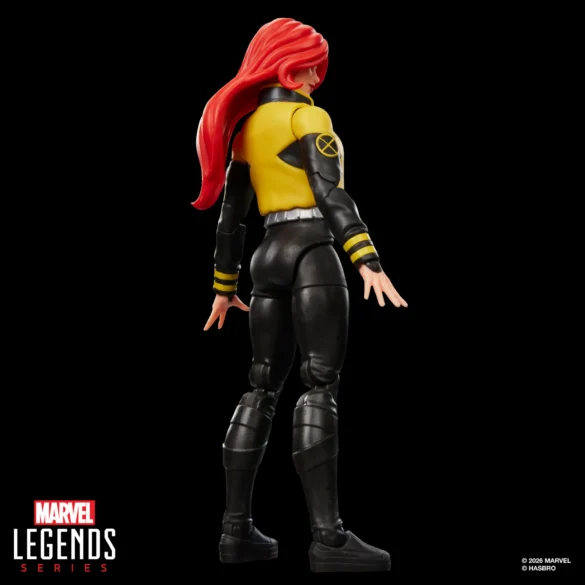 GEEKSONAS-MARVEL-LEGENDS-SERIES-X-MEN-97-JEAN-GREY-2 Vista posterior de Jean Grey de X-Men ’97 de Marvel Legends, con cabello rojo largo y uniforme negro y amarillo.