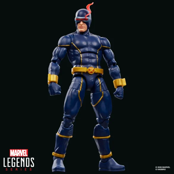 GEEKSONAS-MARVEL-LEGENDS-SERIES-X-MEN-CYCLOPS-WOLVERINE-4 Cyclops de Marvel Legends de pie, con traje azul oscuro y un efecto rojo junto al visor.