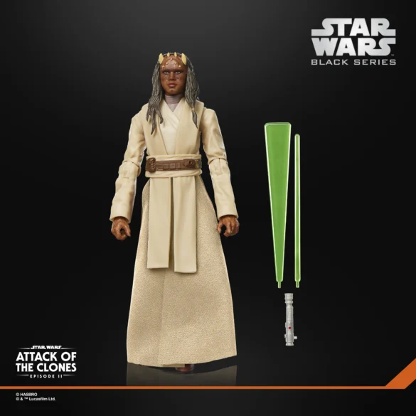 Agen Kolar de Star Wars The Black Series junto a la empuñadura y dos hojas verdes de sable de luz.