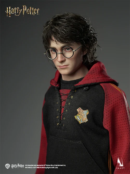 Harry-Potter-and-the-Goblet-of-Fire-014 Detalle del rostro de Harry Potter de INART con uniforme de torneo.