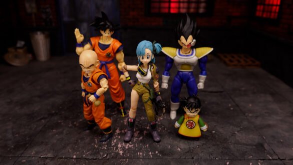 Comparación de escala de Bulma de S.H.Figuarts junto a figuras de Goku, Vegeta y Gohan.