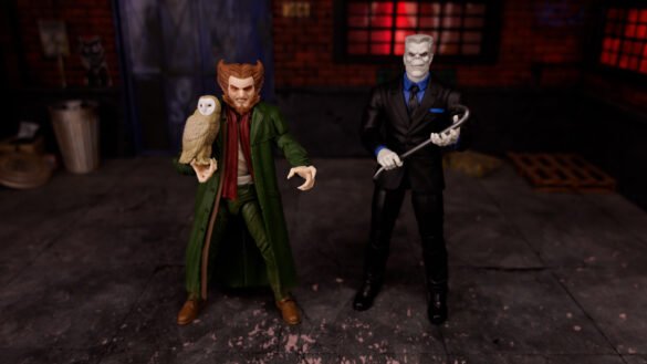 REVIEW TOMBSTONE – SPIDER-MAN.00_04_56_48.Imagen fija012 Comparación de escala entre Tombstone y El Búho de Marvel Legends, acompañado de un búho blanco.