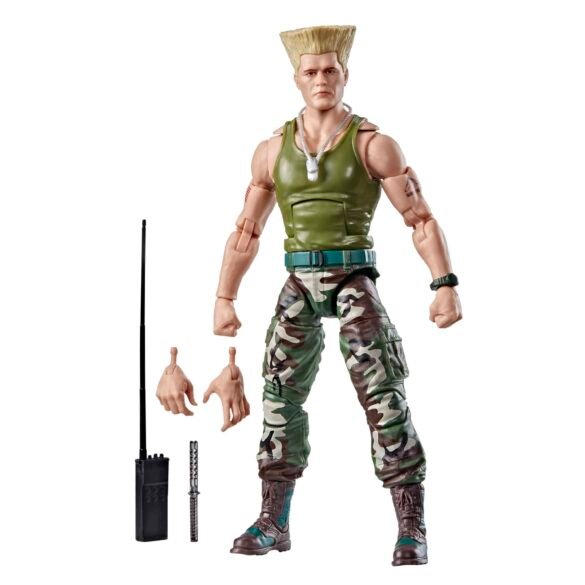 Guile de Jada Toys con manos intercambiables y accesorios sobre fondo blanco.