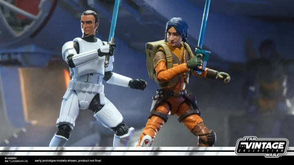 geeksonas-Star-Wars-New-Era-Launch-29 Stormtrooper y Ezra Bridger The Vintage Collection apuntando en un diorama.