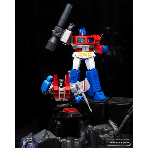 Robots de Transformers de Blokees con un gran cañón levantado.
