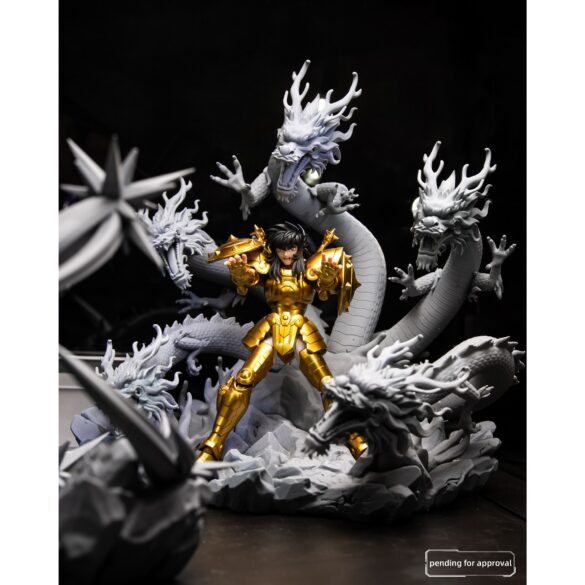 Figura de Saint Seiya de Blokees con armadura dorada rodeada de dragones.