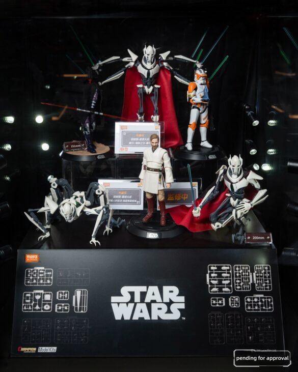 Personajes y prototipos de Star Wars de Blokees exhibidos en Wonder Festival.